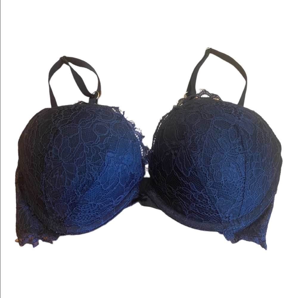 Victoria’s Secret Very Sexy Push Up Bra Size 32D Lace Strapy Gold Detail